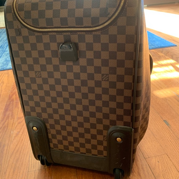 Louis Vuitton Luggage - Picture 7 of 9